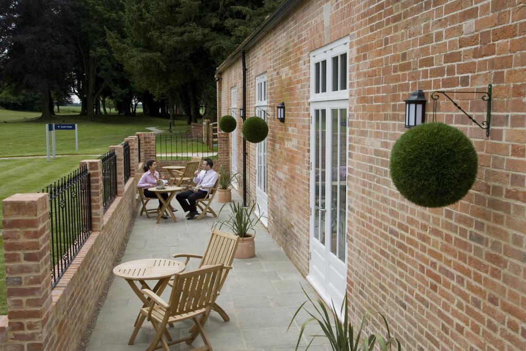 Oakley Hall Hotel Basingstoke Eksteriør bilde