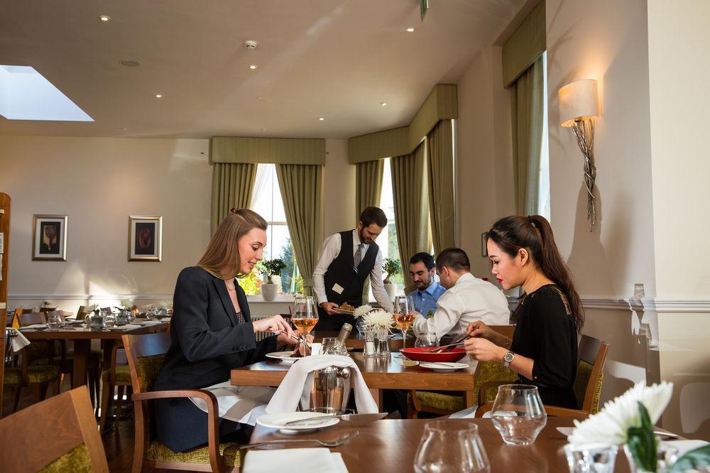 Oakley Hall Hotel Basingstoke Eksteriør bilde