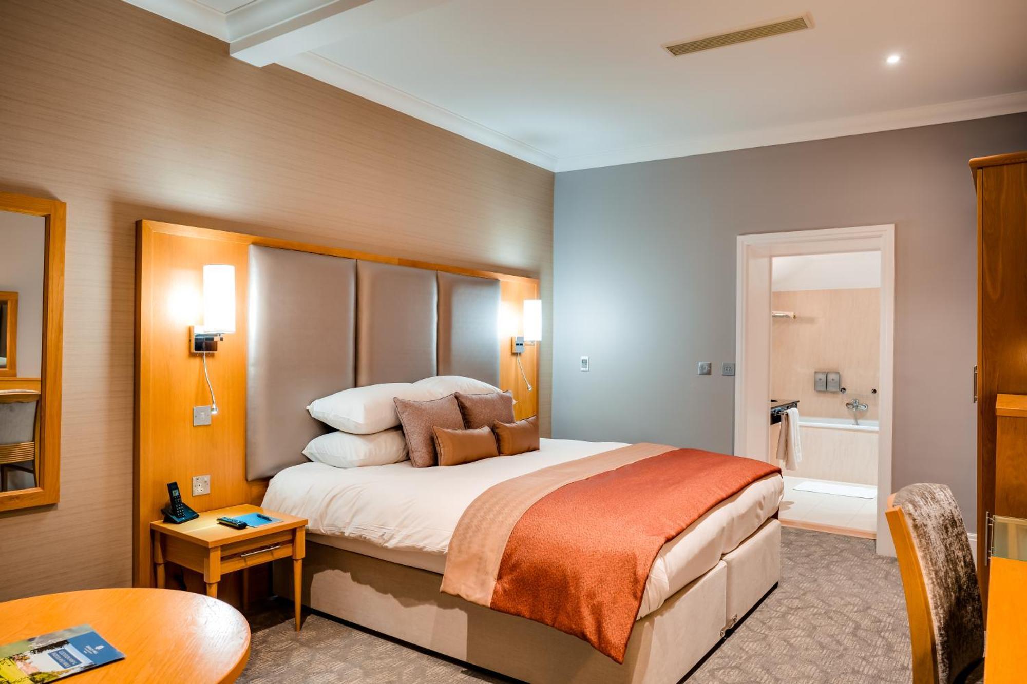 Oakley Hall Hotel Basingstoke Eksteriør bilde