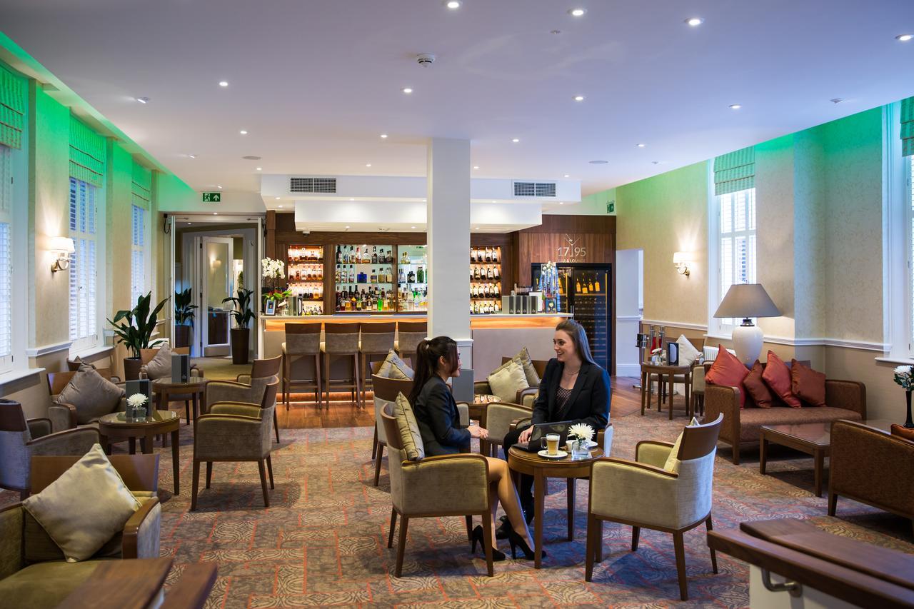 Oakley Hall Hotel Basingstoke Eksteriør bilde