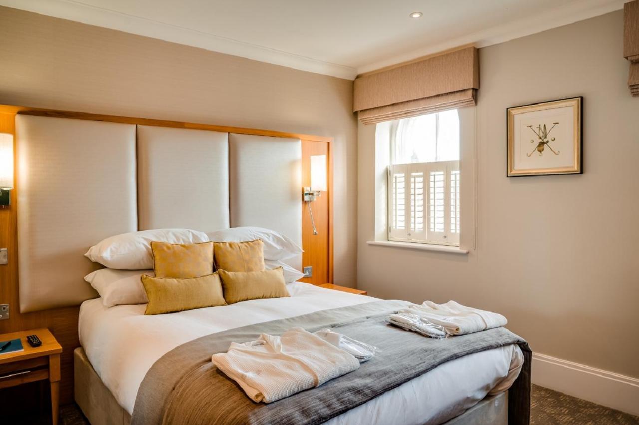 Oakley Hall Hotel Basingstoke Eksteriør bilde